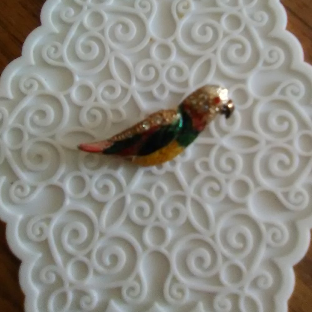 Parrot Pin
